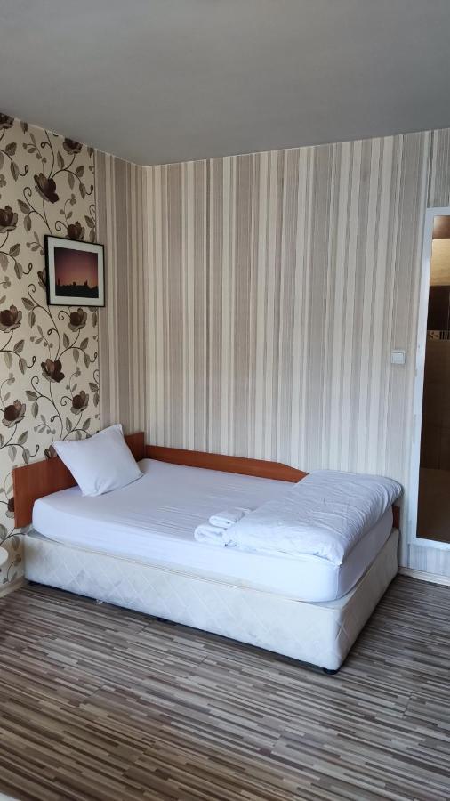 Hotel Pleven Buitenkant foto