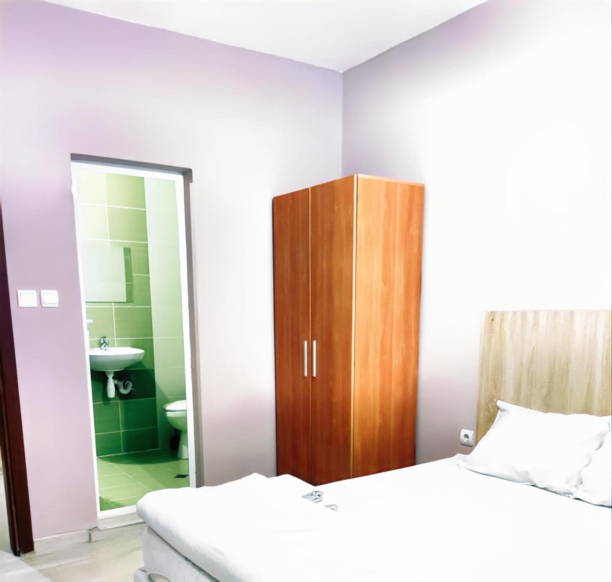 Hotel Pleven Buitenkant foto