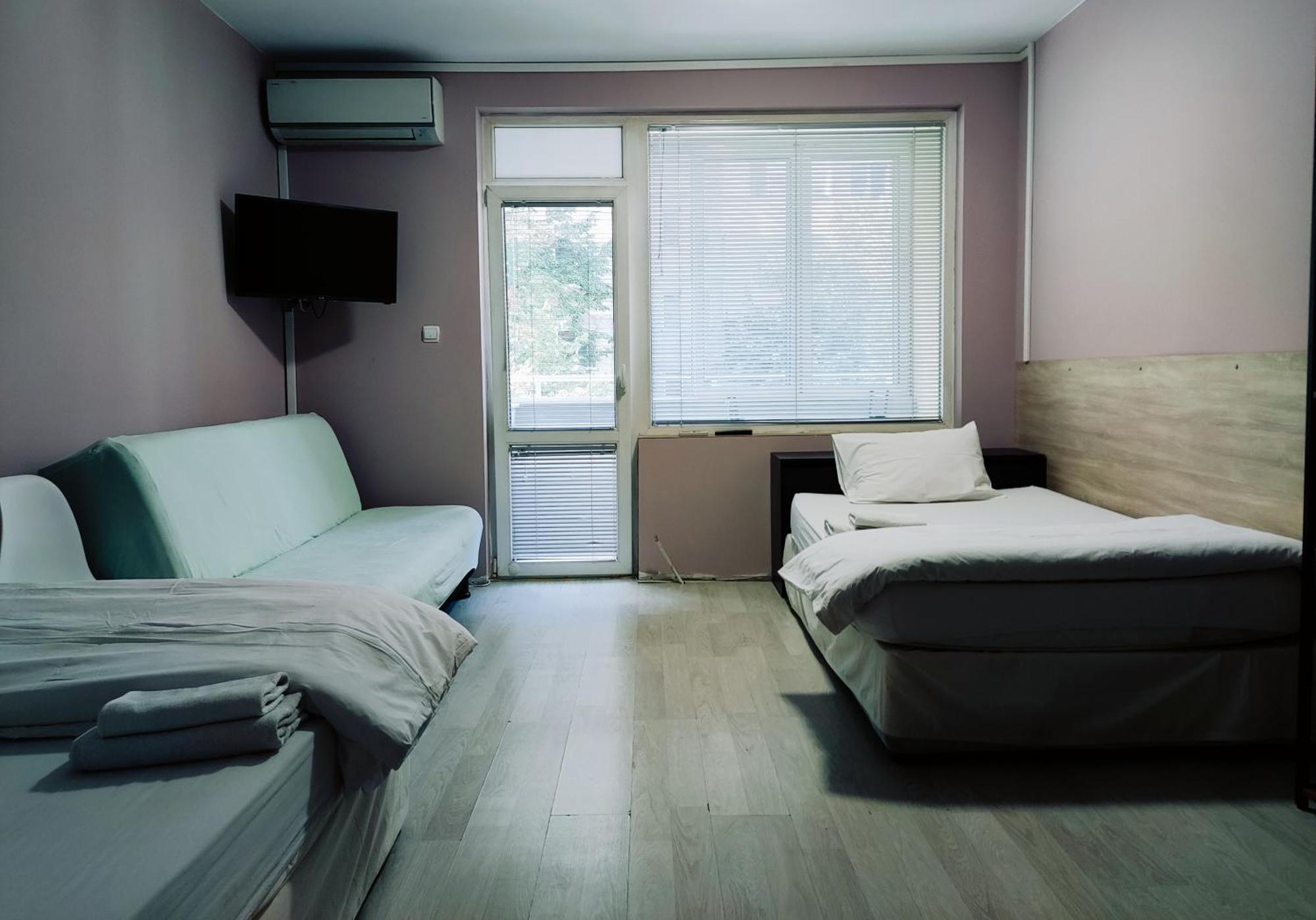 Hotel Pleven Buitenkant foto