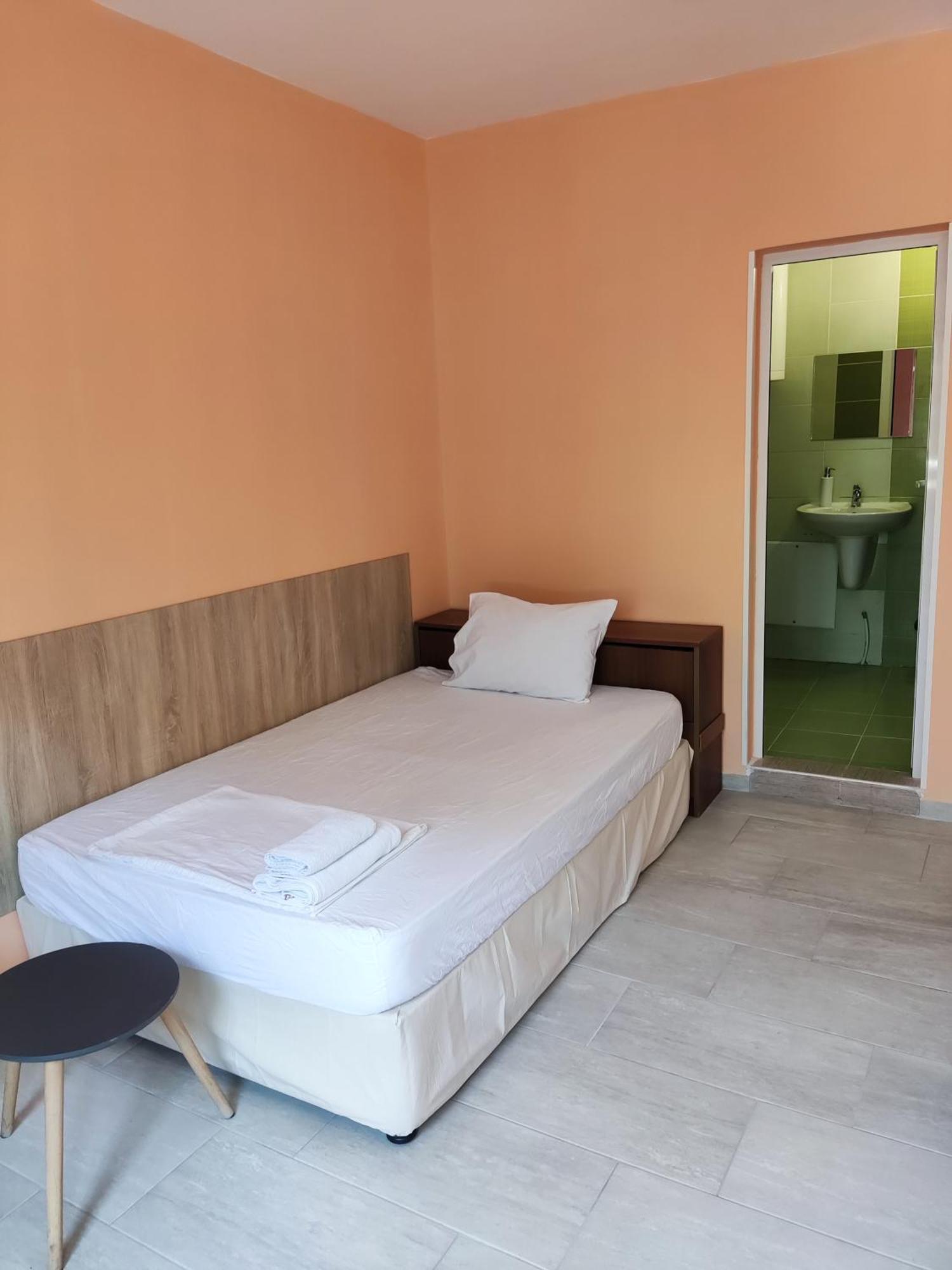 Hotel Pleven Buitenkant foto