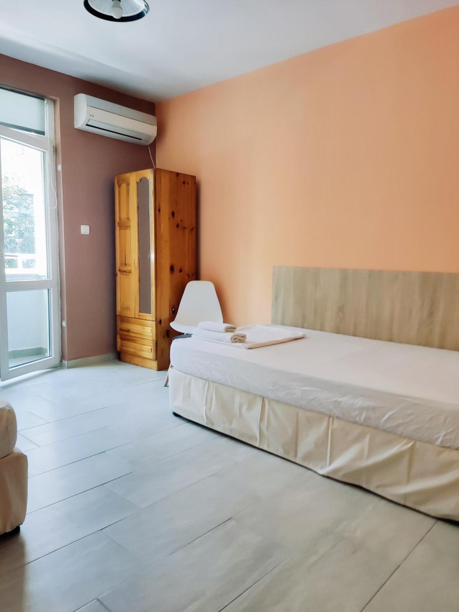 Hotel Pleven Buitenkant foto