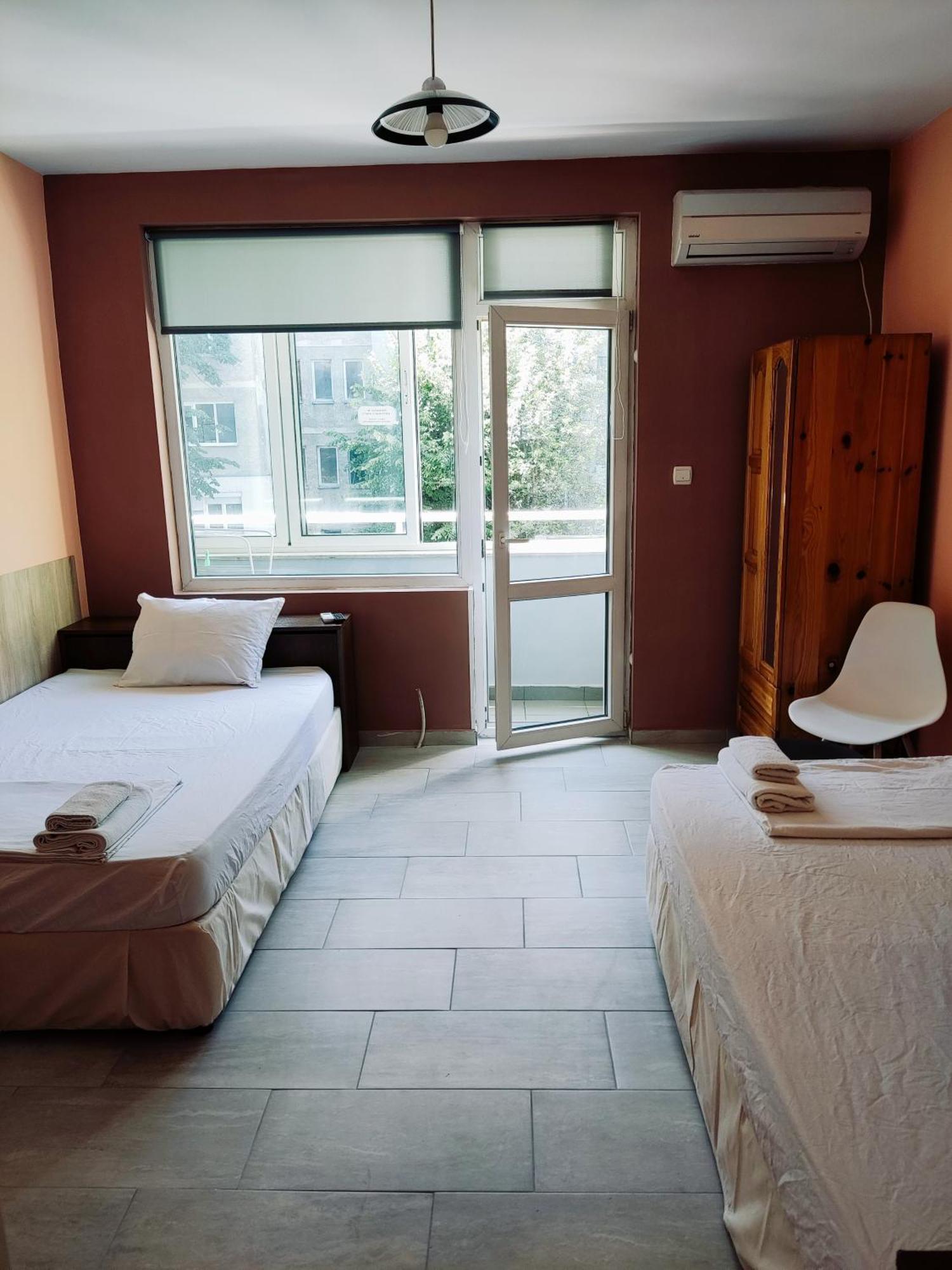 Hotel Pleven Buitenkant foto