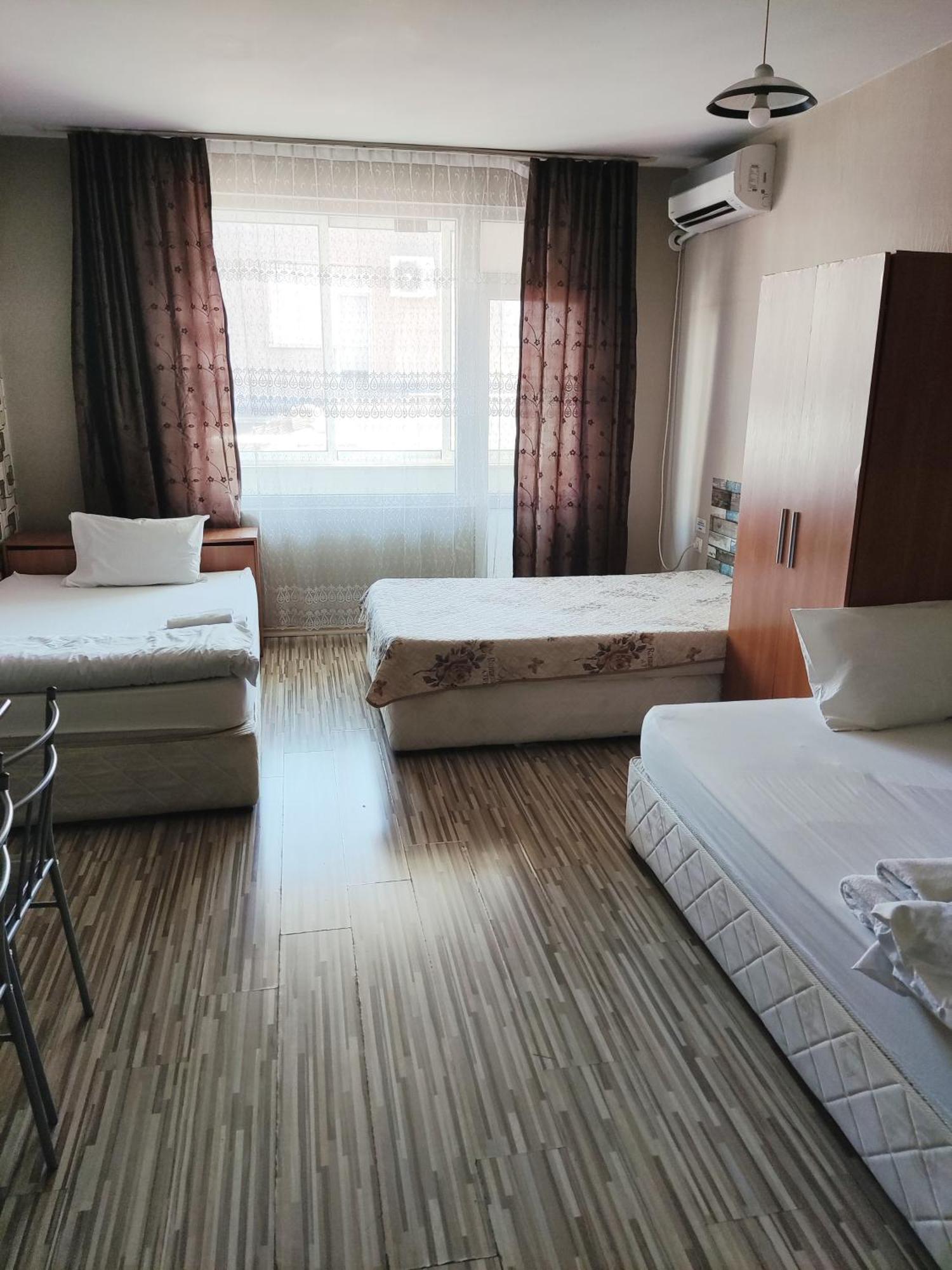 Hotel Pleven Buitenkant foto