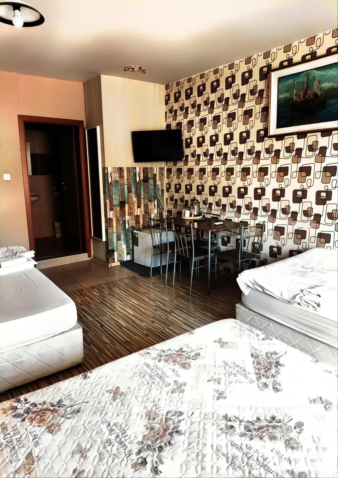 Hotel Pleven Buitenkant foto